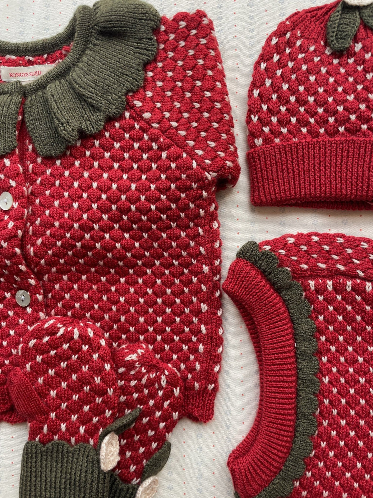 Konges Sløjd STRAWBERRY BEANIE - true red Konges Sløjd New Collection