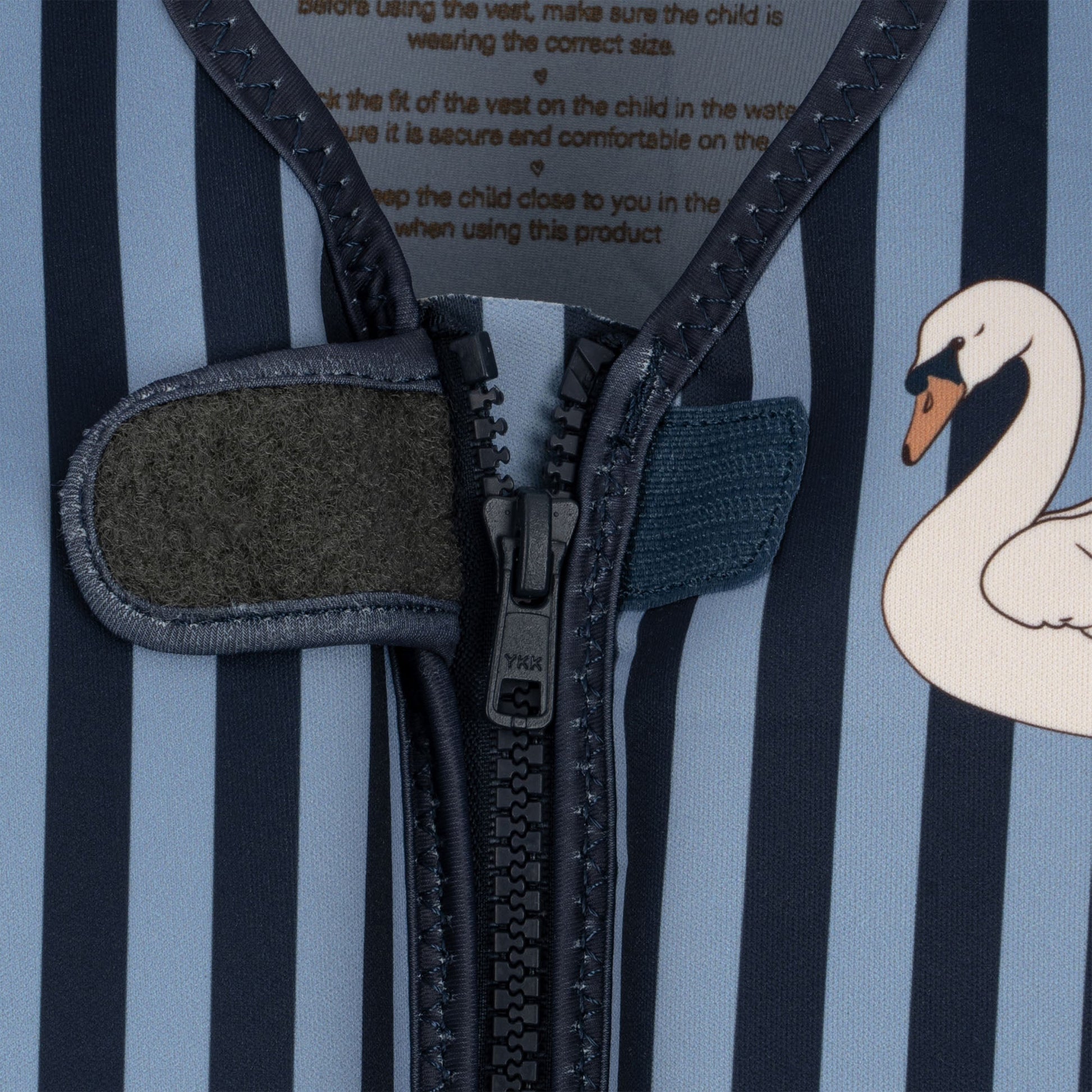 NEOPRENE FRILL FLOAT VEST - SWAN STRIPE Konges Sløjd - enjoykidsus