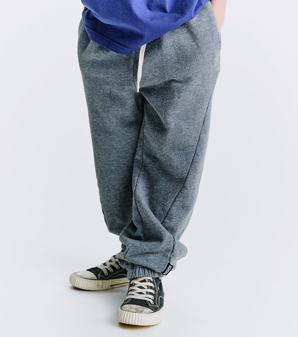 Nununu seams like sweatpants NUNUNU