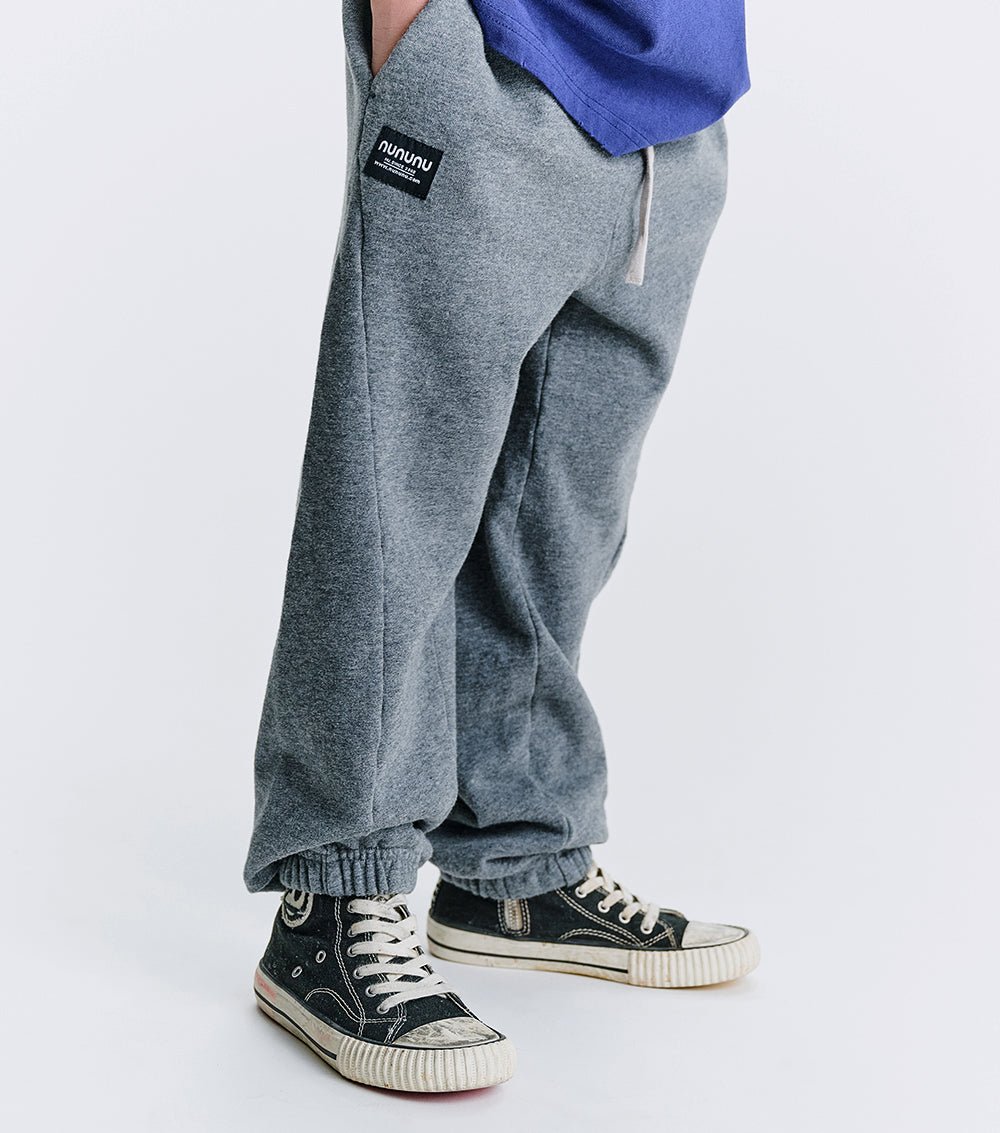 Nununu seams like sweatpants NUNUNU