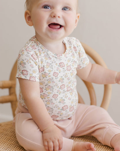 Quincy Mae Bamboo Short Sleeve Bodysuit || Bloom Quincy Mae
