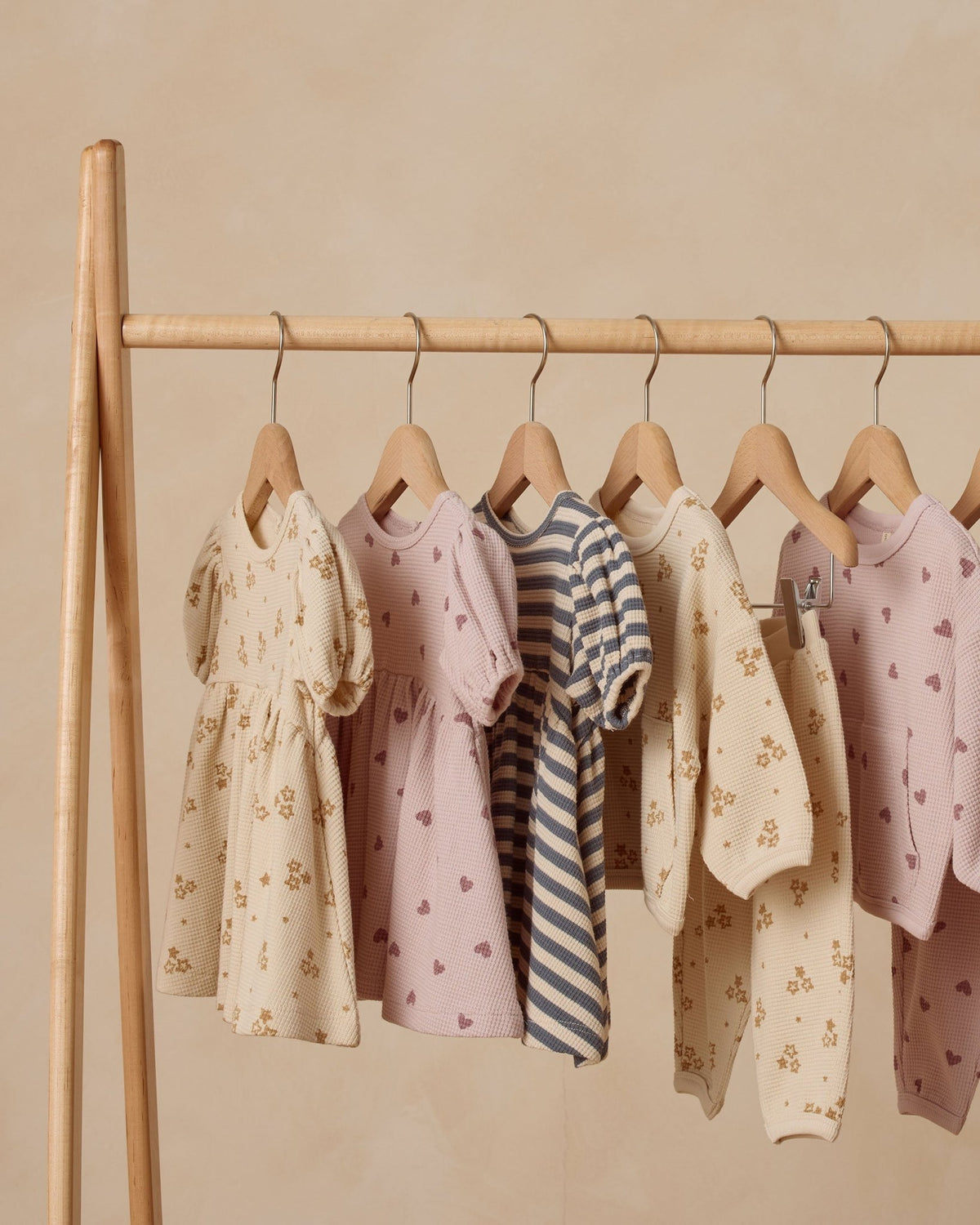 Quincy Mae Darla Dress || Hearts Quincy Mae
