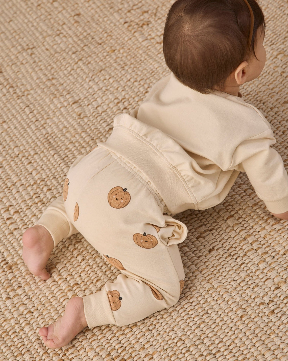 Quincy Mae Relaxed Fleece Sweatpant - Pumpkins - official product image 5