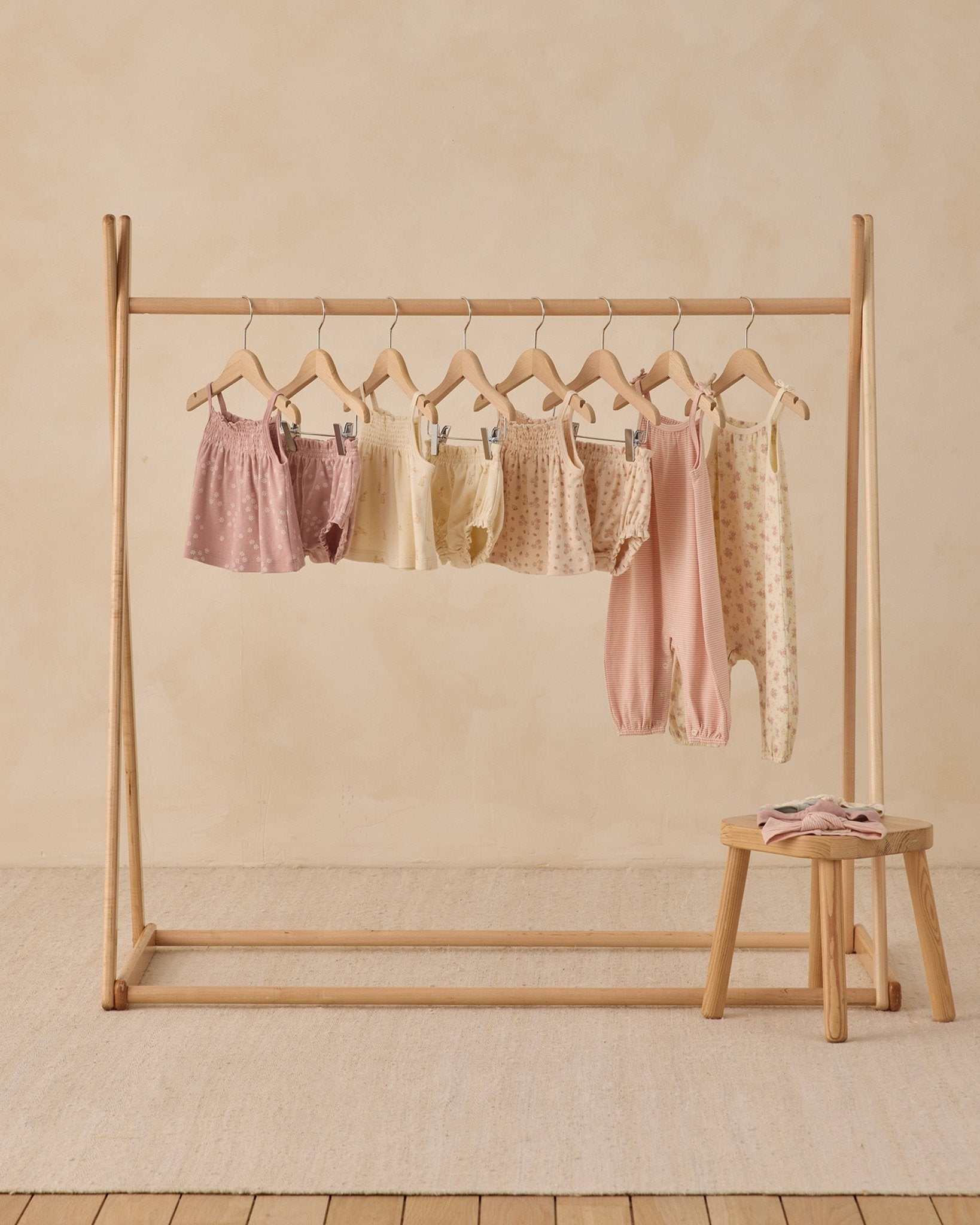 Quincy Mae Smocked Tank + Bloomer Set Strawberries Quincy Mae