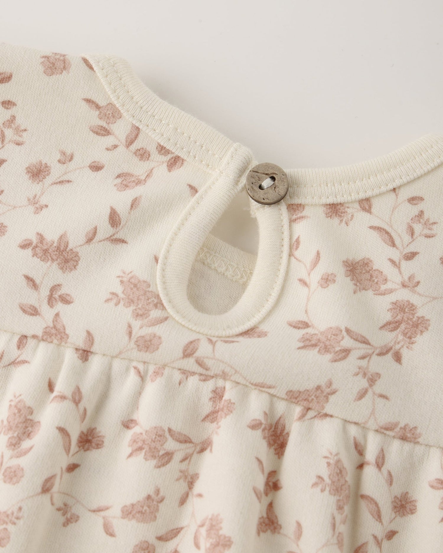 Quincy Mae Tiered Jersey Dress || French Garden Quincy Mae