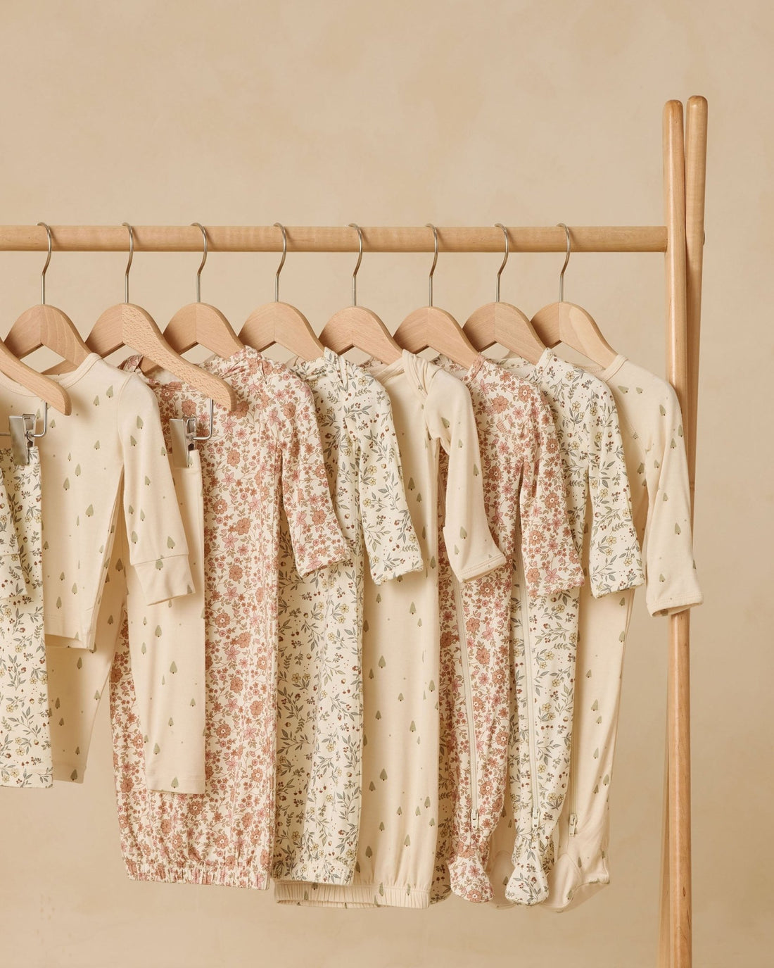 Quincy MaeBamboo Baby Gown + Hat Set || Trees Quincy Mae