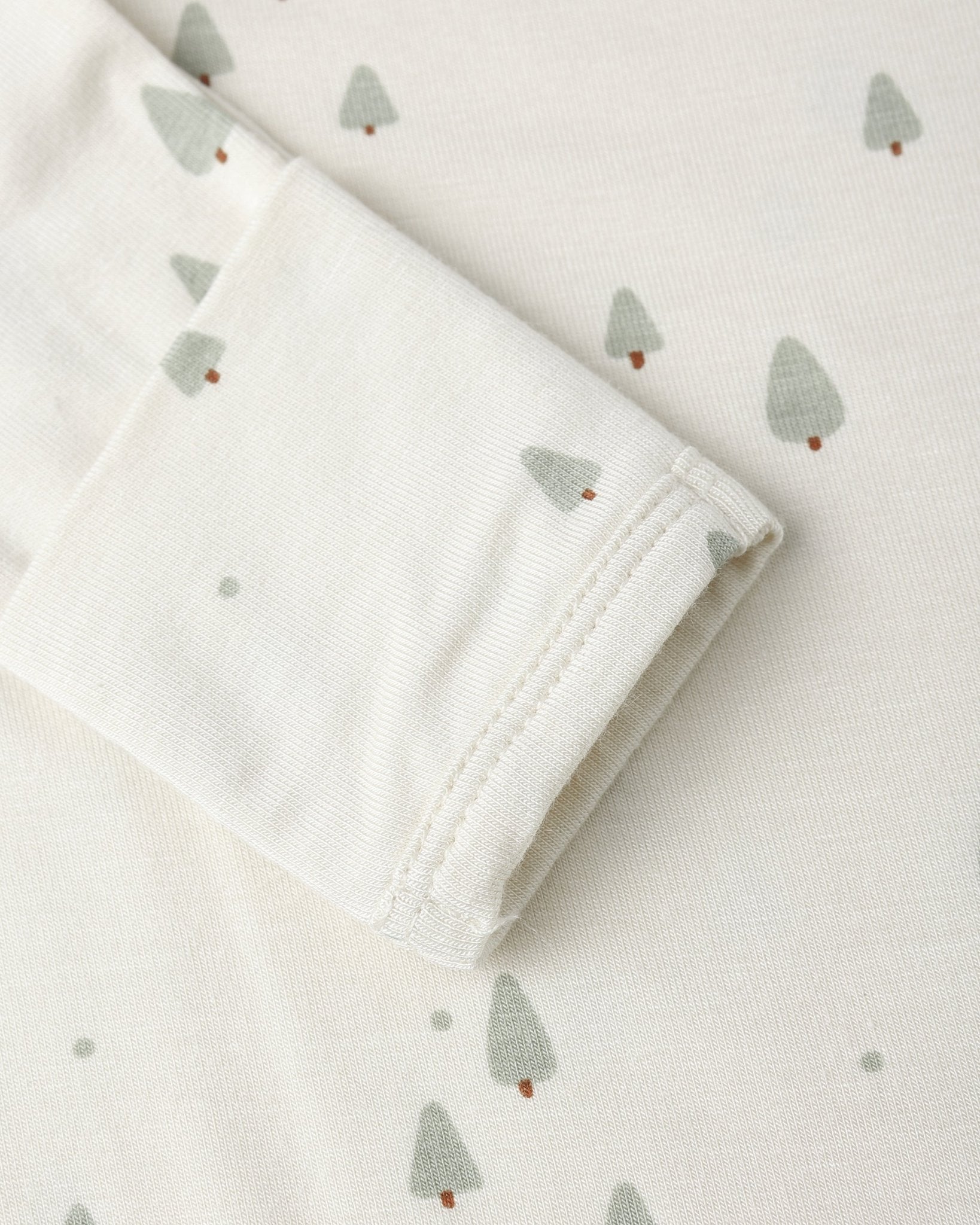 Quincy MaeBamboo Baby Gown + Hat Set || Trees Quincy Mae