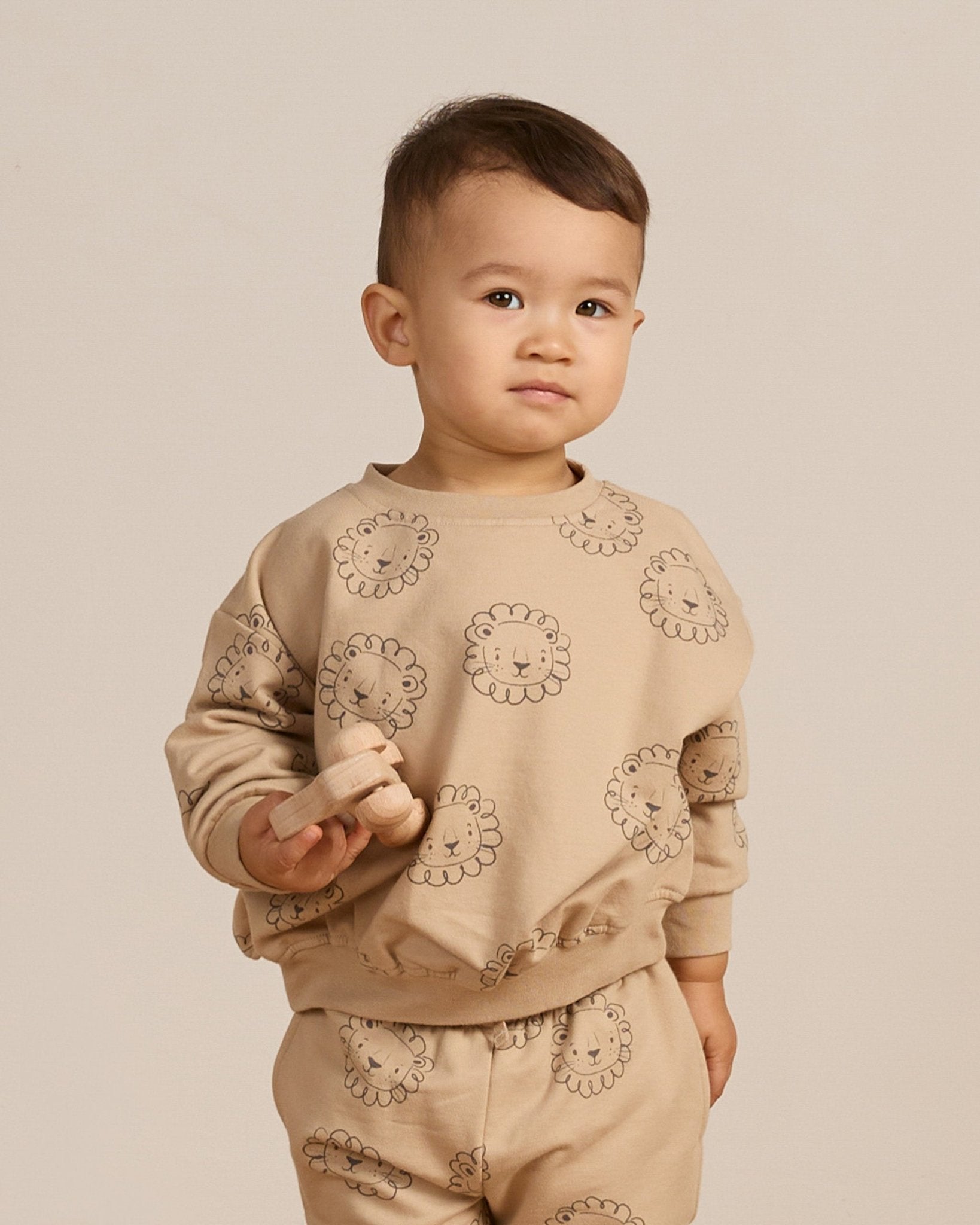 Relaxed Fleece Sweatshirt || Lions Quincy Mae - enjoykidsus