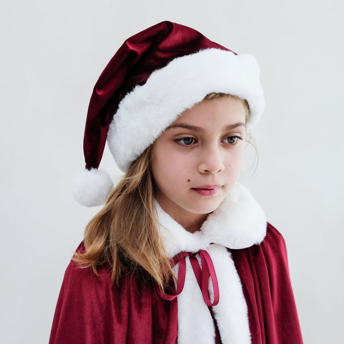 Mimi &amp; Lula Santa hat Mimi &amp; Lula