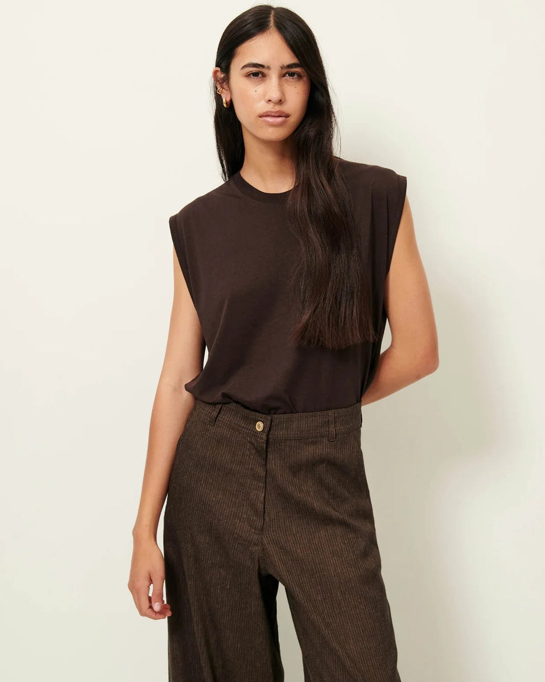 Sessùn DEEDOO Sleeveless Crew Neck T-Shirt – Espresso Sessùn