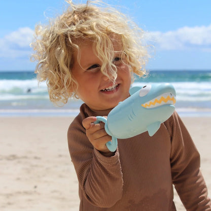 Sunnylife Shark Water Squirter – Blue