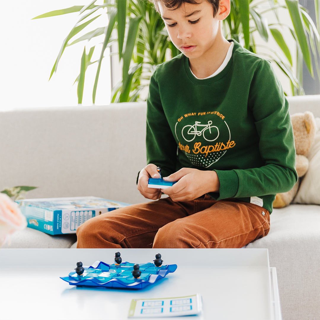 SmartGames Penguins on Ice 3D Puzzle Game SmartGames