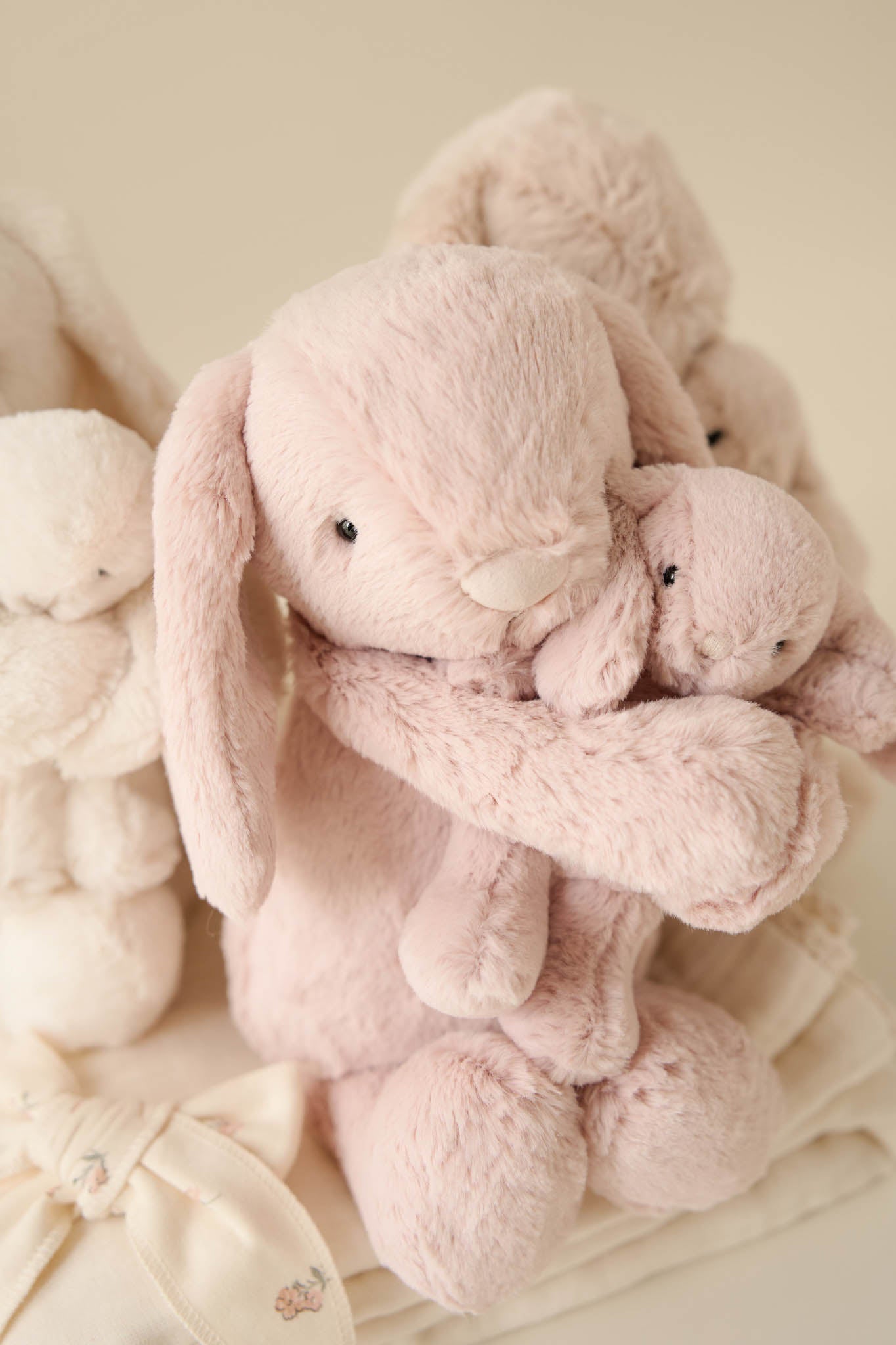 Snuggle Bunnies - Penelope the Bunny - Blush Jamie Kay - enjoykidsus