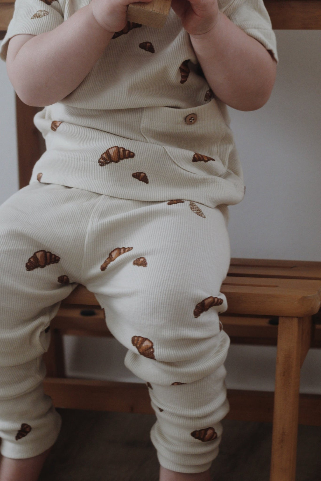 VACVAC Carli Croissant Mini Rib Leggings – Organic Baby Leggings VACVAC