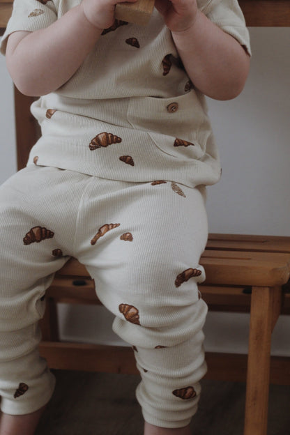 VACVAC Carli Croissant Mini Rib Leggings – Organic Baby Leggings VACVAC
