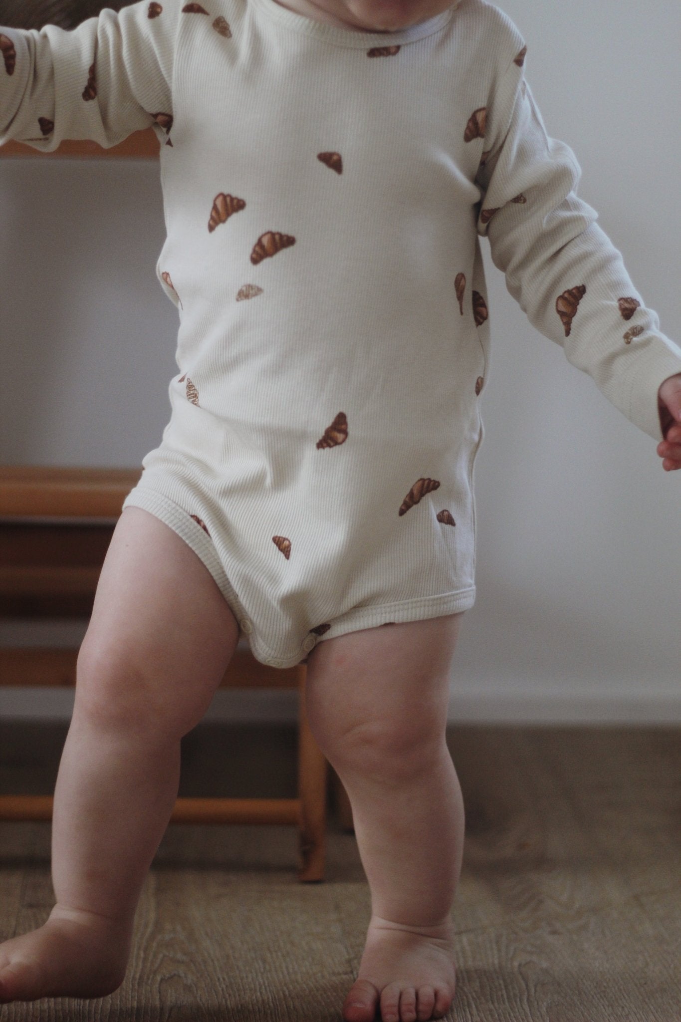 VACVAC Kurt Bodysuit LS – Croissant Mini | Organic Baby Bodysuit VACVAC