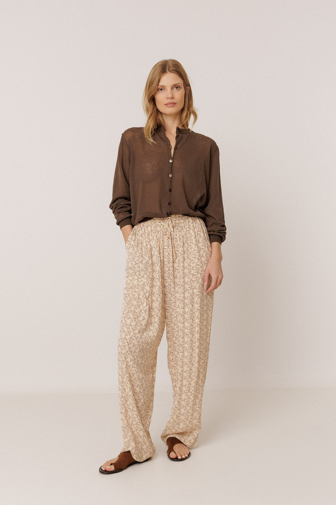 Indi &amp; Cold PANTALÓN ESTAMPADO FLUIDO