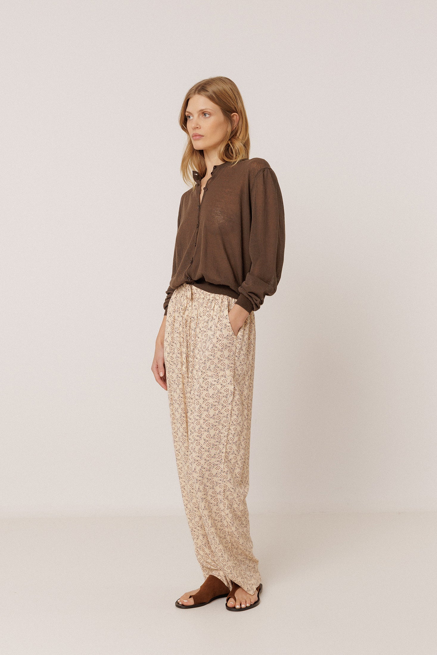 Indi &amp; Cold PANTALÓN ESTAMPADO FLUIDO